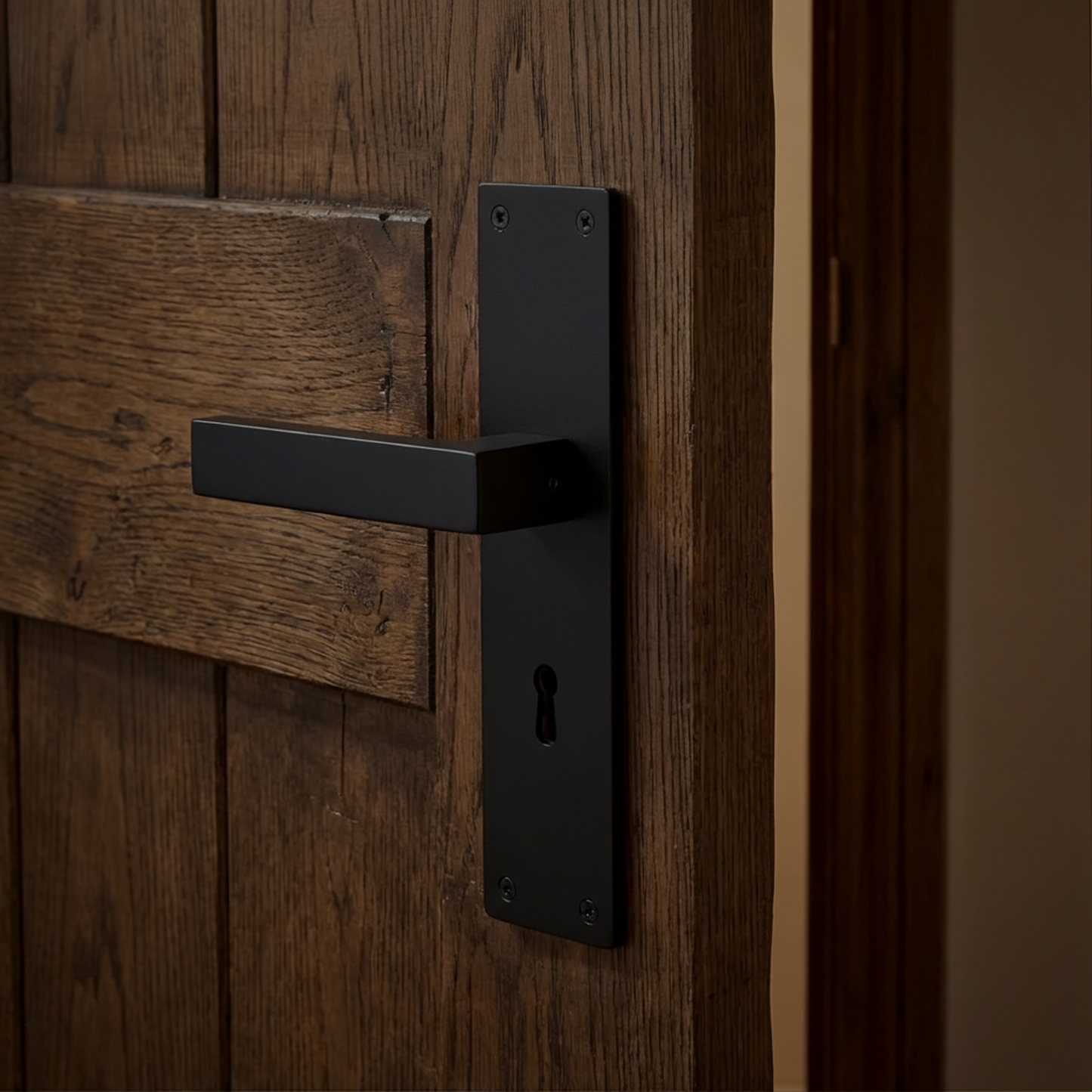 Deurkruk Amsterdam op Schild – Zwart | Tijdloos Design & Duurzame Kwaliteit