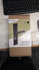 Deurkruk Amsterdam op Schild – Zwart | Tijdloos Design & Duurzame Kwaliteit