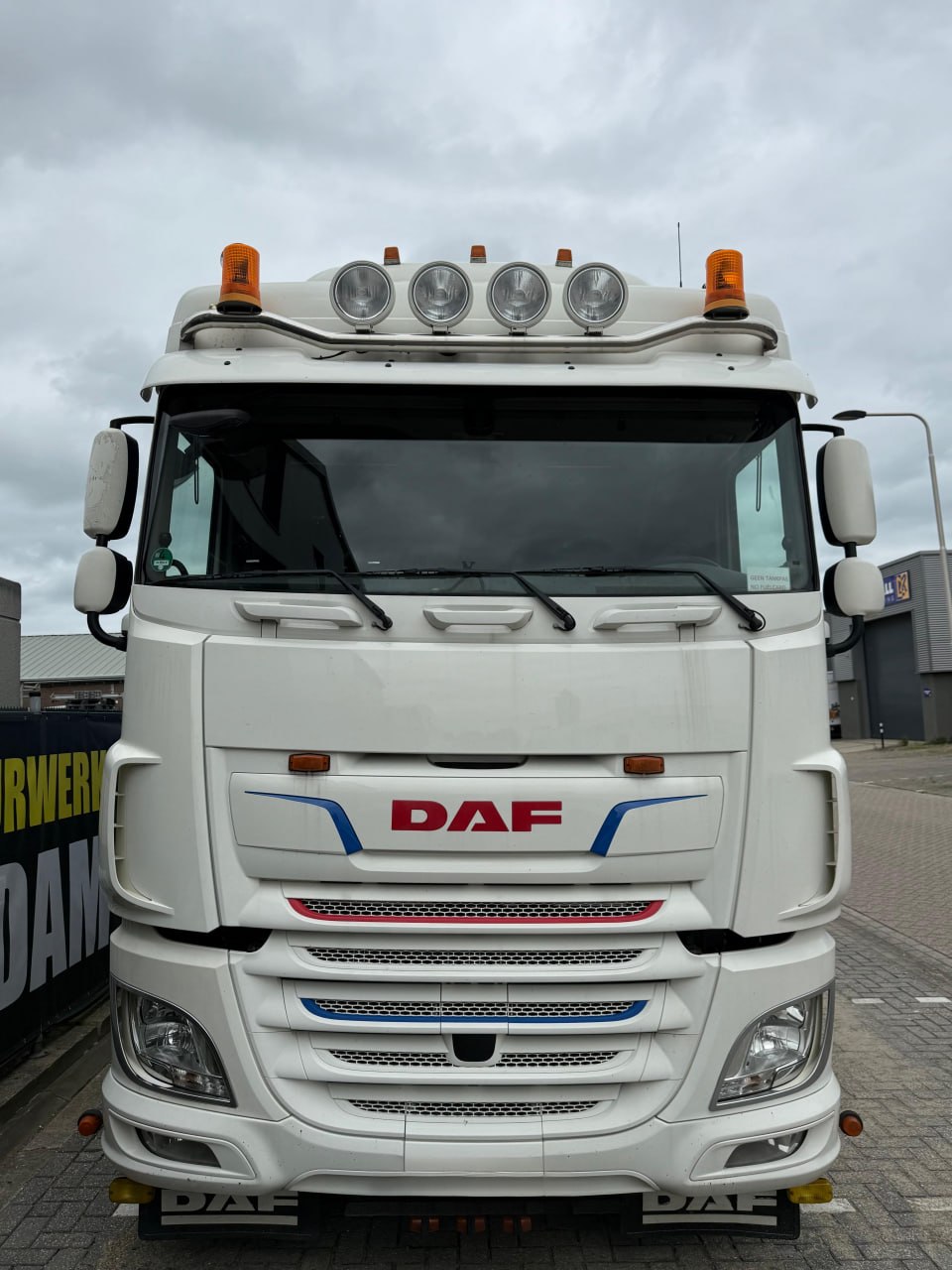Vrachtwagen van Intersale Leerdam